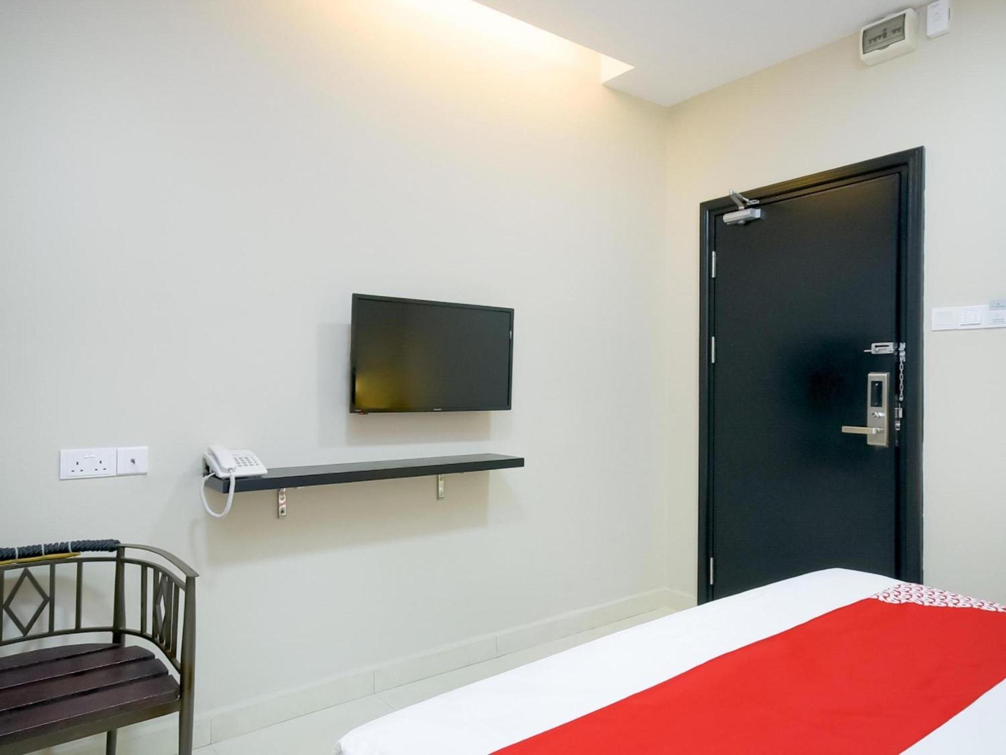 Oyo 1023 La Mirina Boutique Inn Екстериор снимка