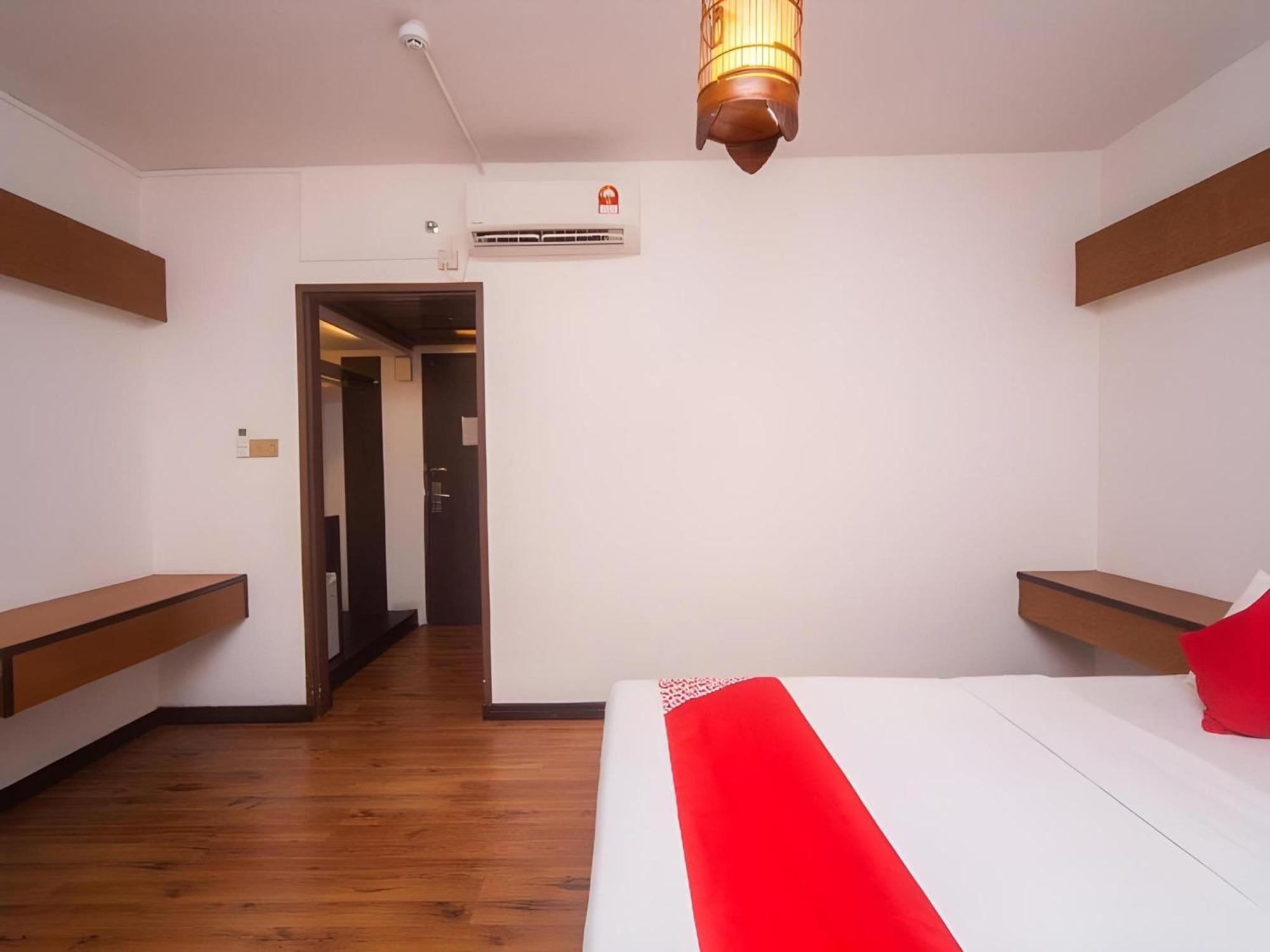Oyo 1023 La Mirina Boutique Inn Екстериор снимка