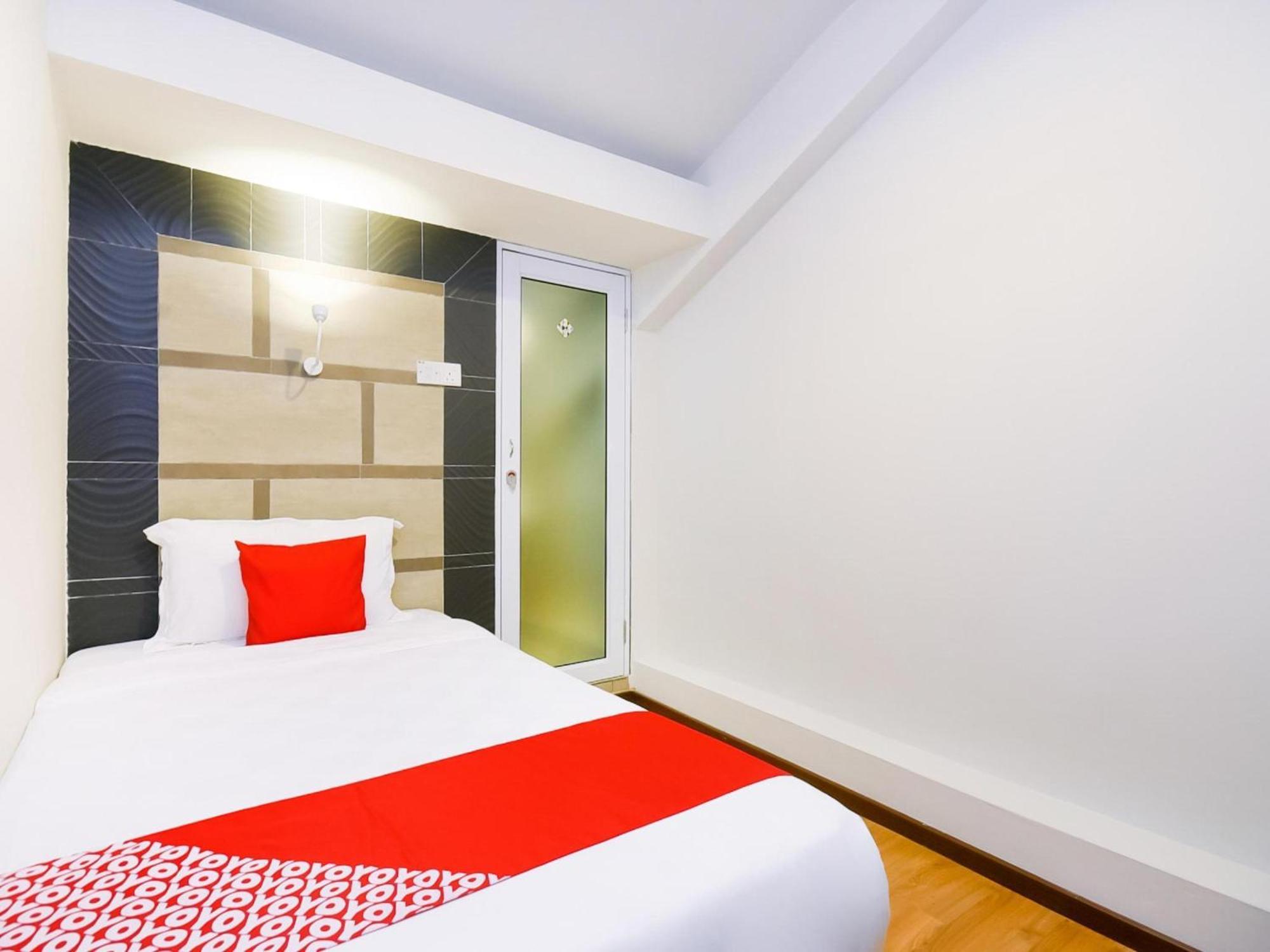 Oyo 1023 La Mirina Boutique Inn Екстериор снимка